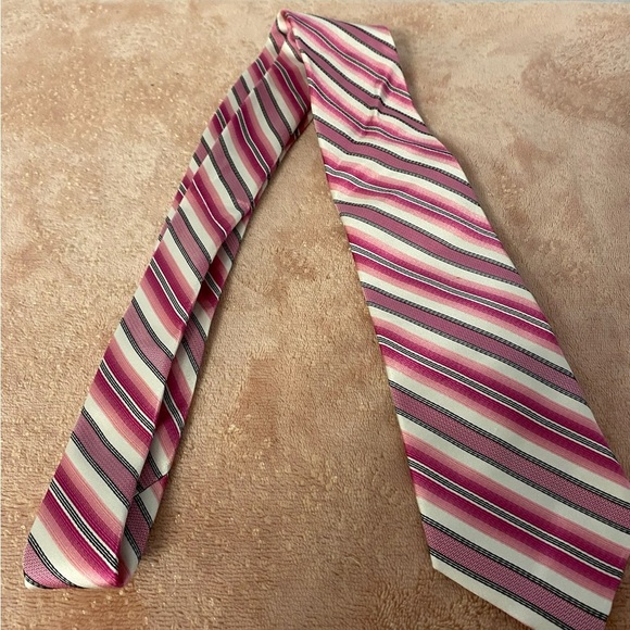 Classic Pink and Cream Striped Tie - Picture 3 of 9